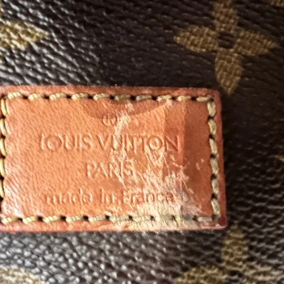 Louis Vuitton crossbody - Picture 6 of 12